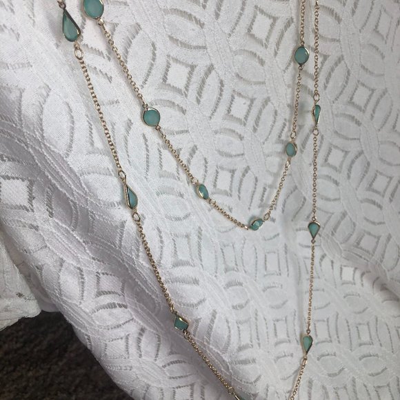 Green Necklace Earring Set - Picture 8 of 13